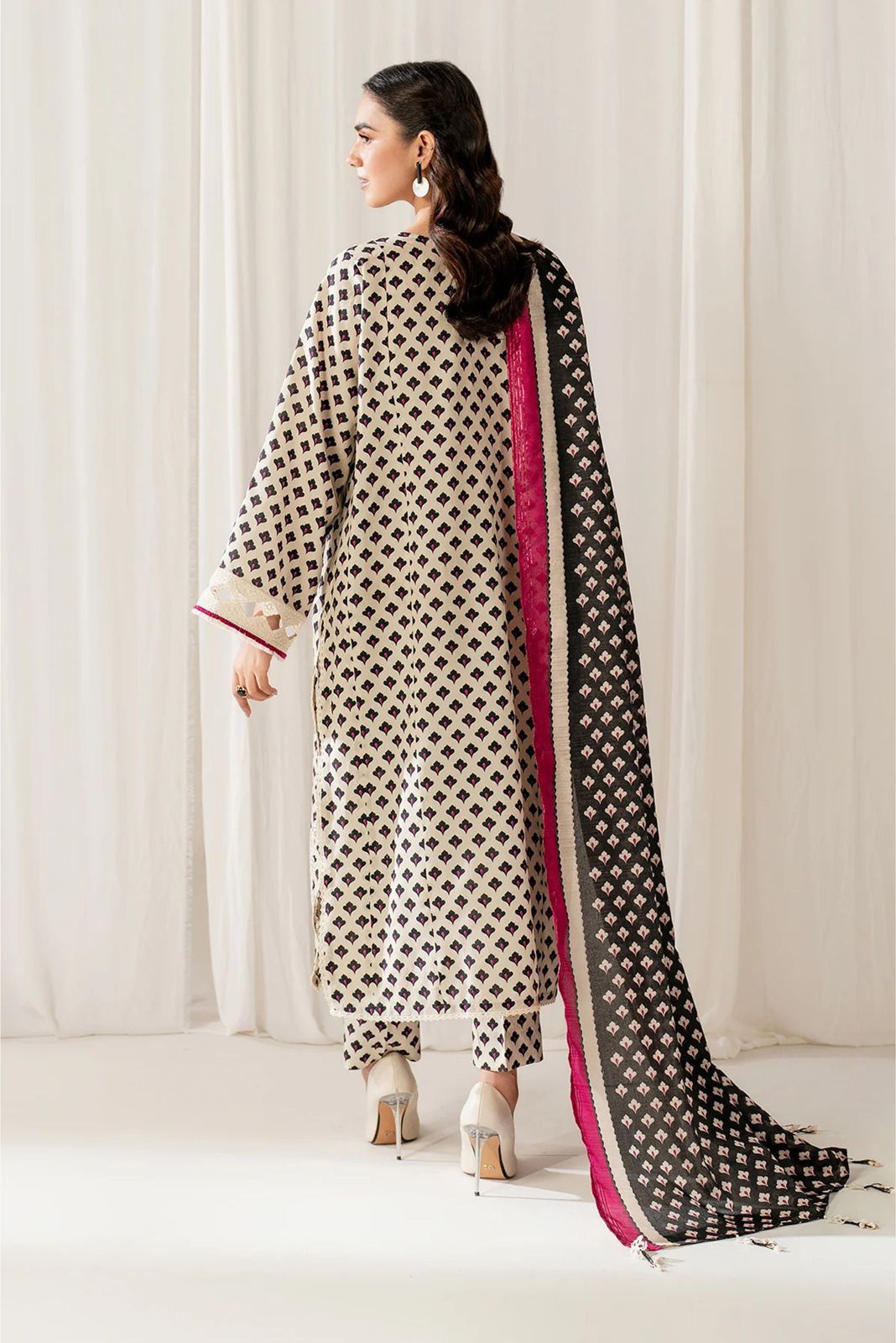Baroque Digital Printed Linen 3PC Suit | Cream & Black | Embroidered Neck & Daman Patch