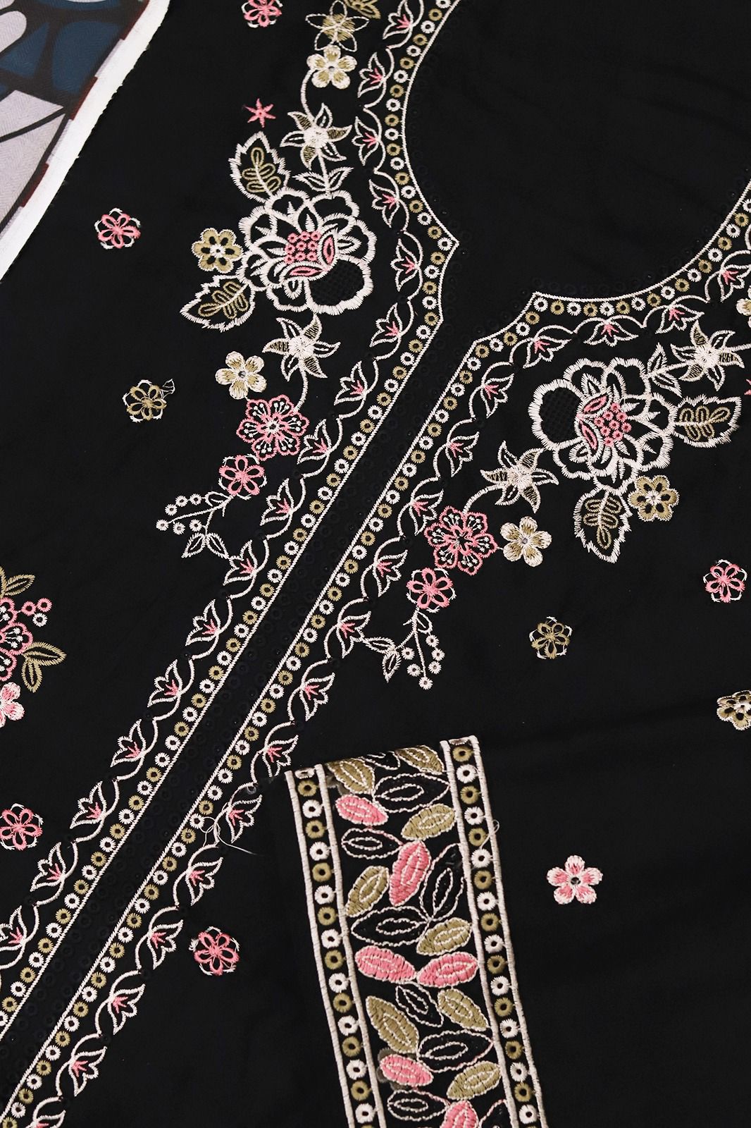 Farasha Dhanak – 3PC Embroidered Suit | Black | Wool Shawl